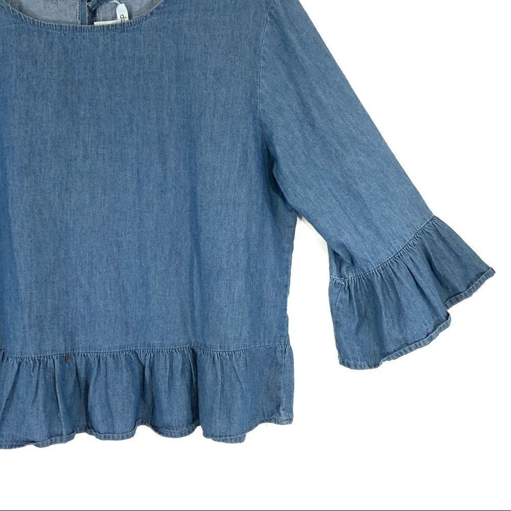 DizzyLizzy denim chambray ruffle top size L - Picture 2 of 4